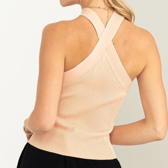 White Halter Top Sweater Design NWT - Picture 3 of 9